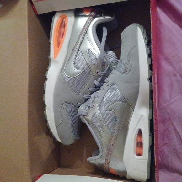 Nike womens Air Max - Picture 8 of 10